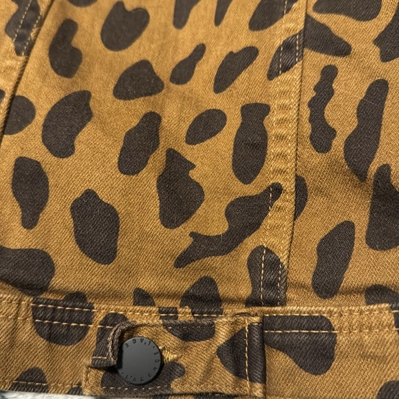 L’AGENCE Celine Leopard Denim Jacket Size L Rare Leopard - Picture 11 of 13